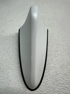 2016-2018 HYUNDAI ELANTRA ANTENNA SHARK FINROOF WHITE OEM 96210-F3130WW8 OEM - Image 1 of 4