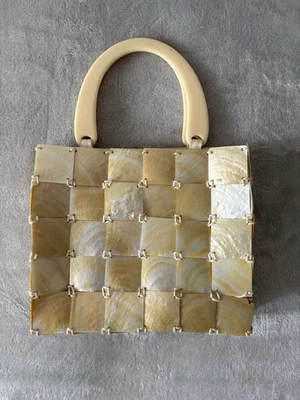 Hermoso Bolso de Mano Vintage Madreperla Azulejos Mango Lucite Foto 1 de 4