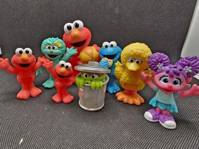 Lote de 8 figuras de amigos del barrio de Plaza Sésamo Taller de Sésamo Juguetes Foto 1 de 4