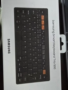 GENUINE SAMSUNG SMART KEYBOARD TRIO 500 BLACK WIRELESS BLUETOOTH EJ-B3400 - Picture 1 of 2
