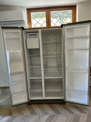 Samsung RS68A8531S9 409/225L Frigorifero Combinato Side by Side - Argento - Immagine 1 di 4