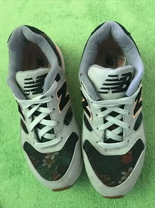 New Balance 530 Grau Blümchen süß Gr.38 Sneakers in Perfektem Zustand - Bild 1 von 5
