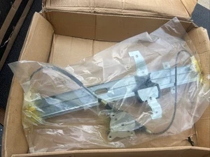2013 JAGUAR XF RIGHT PASSENGER REAR DOOR WINDOW REGULATOR WITH MOTOR - Picture 1 of 1