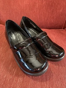 New Easy Street Women’s Clogs Size 11 WW Slip Resistant Fully Padded Comfort - Picture 1 of 8