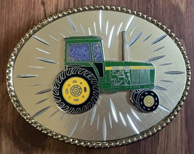 Hebilla de cinturón de tractor John Deere vintage rara dorada con grabado plateado años 80’s   Foto 1 de 2