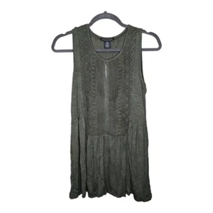Chelsea & Theodore Sleeveless Blouse - Picture 1 of 5