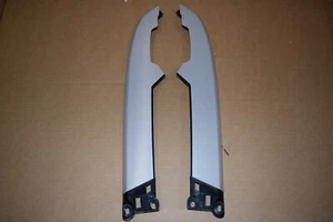 Discovery 5 L462 Centre Console Right/ Left Hand Finisher In Silver LR081275 - Picture 1 of 8