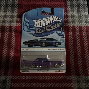 Hot Wheels Cool Classics 1957 Chrysler 300 - Picture 1 of 6