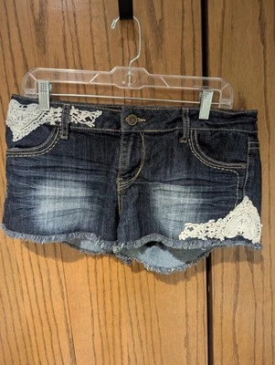 Hot Kiss Size 13 Cici Short Daisy Duke Doilies - Image 1 of 4