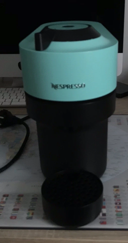 Nespresso Kaffeemaschine für große Kaffeekapseln mit Entkalker - Bild 1 von 3