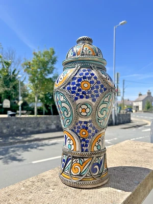 LARGE VINTAGE MOROCCAN FEZ ISLAMIC POTTERY URN FILIGREE JAR VASE FAIENCE BOHO - Image 1 of 4