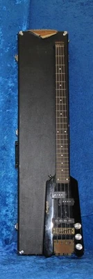 Винтажная электрическая бас-гитара Lotus Steinberger черная 4-струнная для правой руки в чехле - Изображение 1 из 4