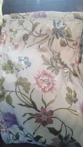 Croscill Throw Pillow Floral Embroidered Accent Pillow Decorative 17x17 - Picture 1 of 7