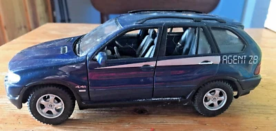 Maisto BMW X5 1:24 Die Cast Toy Car Model Agent Z8 1/24 Scale Diecast - Image 1 of 4