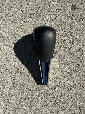 2009-2013 Toyota Corolla 2006-2012 Avalon, RAV4 Shift Knob Black Leather OEM - Image 1 of 3