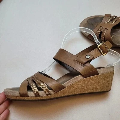 Sandálias de couro cunha de cortiça Ugg TAMANHO 8,5 - Imagem 1 de 4