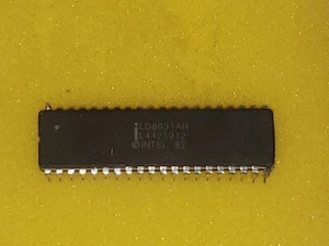 Vintage Intel 8031 8-Bit Microcontroller LD8031AH - Picture 1 of 3