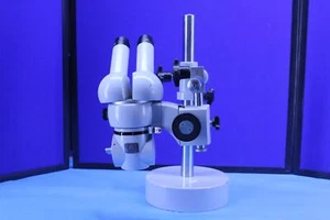 Carl Zeiss Mikroskop 11093 - Bild 1 von 9