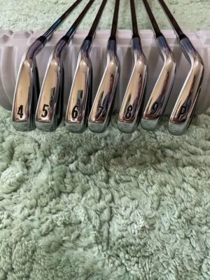 Titleist 714 AP2 Iron set 4-pw / Dynamic Gold S200 - Image 1 of 4