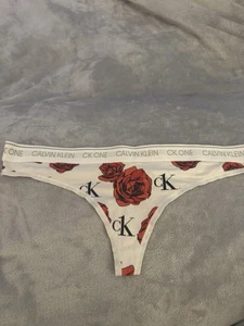 Calvin Klein Red Floral White CK ONE Thong Size L Large - Picture 1 of 5