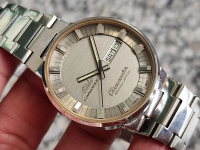 BONITO CRONÓMETRO VINTAGE MIDO COMMANDER AUTOMÁTICO DÍA FECHA CABALLEROS ESFERA GRIS. Foto 1 de 4