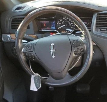 2013-2016 Lincoln MKS LH Driver Steering Wheel Airbag OEM - Image 1 of 4