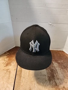 New York Yankees NY 59FIFTY Fitted New Era Hat Cap Black Gray Embossed  7 1/2  - Picture 1 of 7