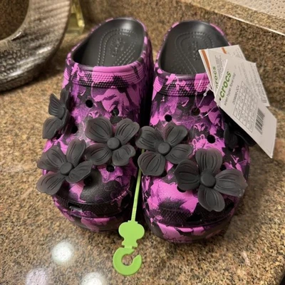 Zuecos de espuma de camuflaje púrpura CROCS Foto 1 de 3