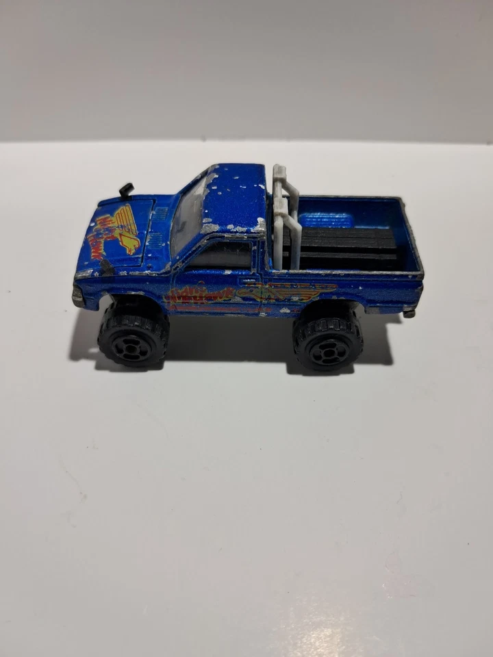Camioneta todoterreno Majorette Toyota 4x4 azul - Hecha en Francia - De colección Foto 1 de 3