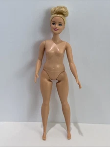 Barbie Fashionistas 2015 Muñeca Desnuda Cabello Rubio Curvilíneo Ojos Azules - Imagen 1 de 6