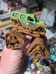 Mattel Hot Wheels Monster Trucks Twisted Tredz Jeep Muddy Tank - Good Condition - Picture 1 of 12