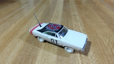 Dodge Charger DukesOfHazzard General Lee Thunderjet500 Custom White'69, 1:64, ¡nuevo! Foto 1 de 4