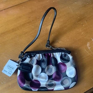Coach NWT Wristlet Coin Purse F44125 - Picture 1 of 3