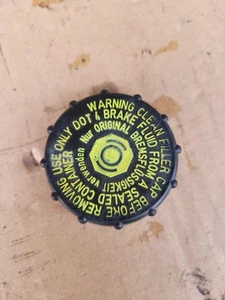 MINI ONE R52 BREMSFLÜSSIGKEIT EINFÜLLDECKEL DECKEL ORIGINAL EINBAU - Bild 1 von 1