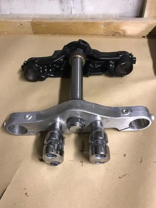 2008 Kawasaki Vulcan VN1600 Top+Bottom Yoke + Risers VN 1600 (17204) - Picture 1 of 4