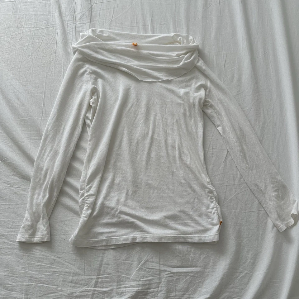 Camisa Mujer Lucy Blanca Hombro Descubierta Ajuste y Acampanada Talla Pequeña Foto 1 de 4