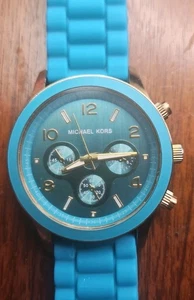 MICHAEL KORS Blue Silicon Band with new Battery - Picture 1 of 16