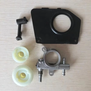 Olio Pompa senza Fine Vite Kit Bocchette Accessori Parte per 25cc 2500 Motosega - Foto 1 di 6