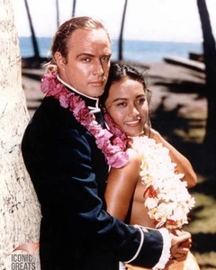 Marlon Brando & Tarita [2000925] 8x10 photo (other sizes available)