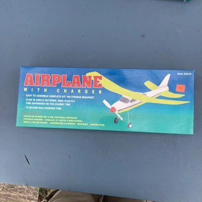 Lightning Airplane Model Kit w/ Charger #42619 New Sealed Inside M7 L1 - Image 1 of 2