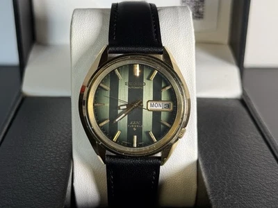 Vintage Seiko DX Gold Green Stripe Dial Watch 6106-7629 New Band & Bracelet - Image 1 of 4