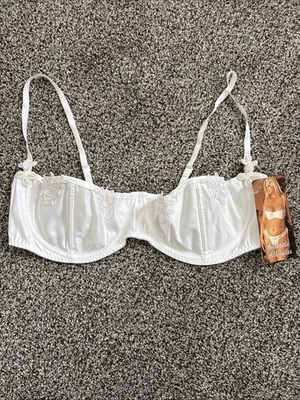 Бюстгальтер женский Intimate Attitudes белый с цветочной вышивкой размер 42 (1X) жемчуг - Изображение 1 из 4