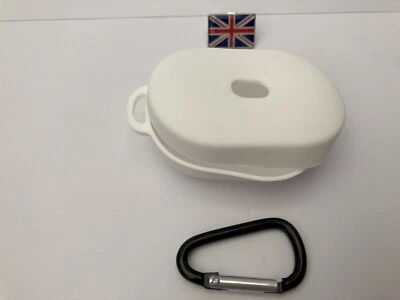 Silicone Earbuds Protective Skin/Case w/ Clasp for Beats Studio Buds (White)UK - Image 1 of 4