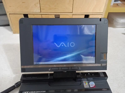 Fujitsu Fmv Umpc Fmv-Biblo Loox UC30 Z520 1.33GHz 80GB 1GB Raro Made IN Giappone - Immagine 1 di 4