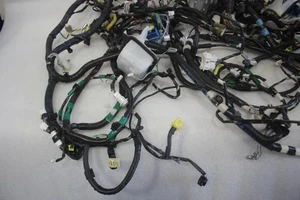 2002 2003 LEXUS ES300 DASH WIRING HARNESS WITH FUSE BOX - Picture 1 of 12