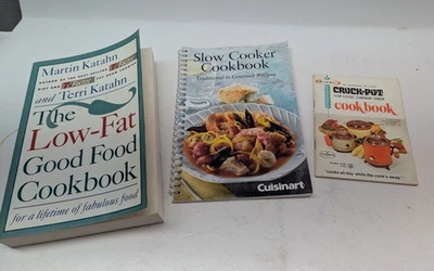 LOT OF 3 Cookbook: Slow Cooker Cookbook Cruck-Put Low Fat Good Food Cookbook PB - Image 1 of 4