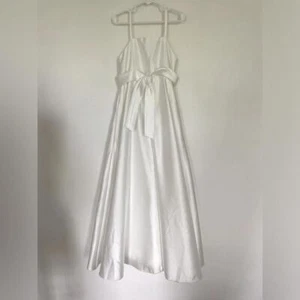 Flower girl or Junior Bridesmaid Dress, satin - size 8 - Picture 1 of 6
