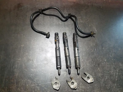 LAND ROVER FREELANDER 2.0 DI FUEL INJECTOR SET OF THREE 0432193701 - Image 1 of 4