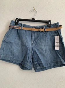 NWT Elle Women’s Shorts Sz 10 Light Wash Blue Retail: $40 (MW-471) - Picture 1 of 6