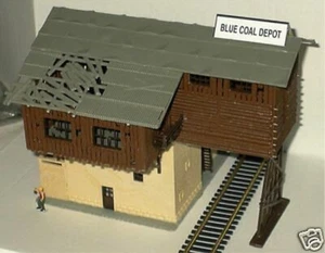 Model Power: Blue Coal Depot (HO Scale) - Picture 1 of 4